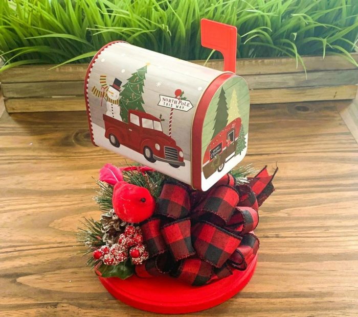 DIY Mailbox Christmas Decorations