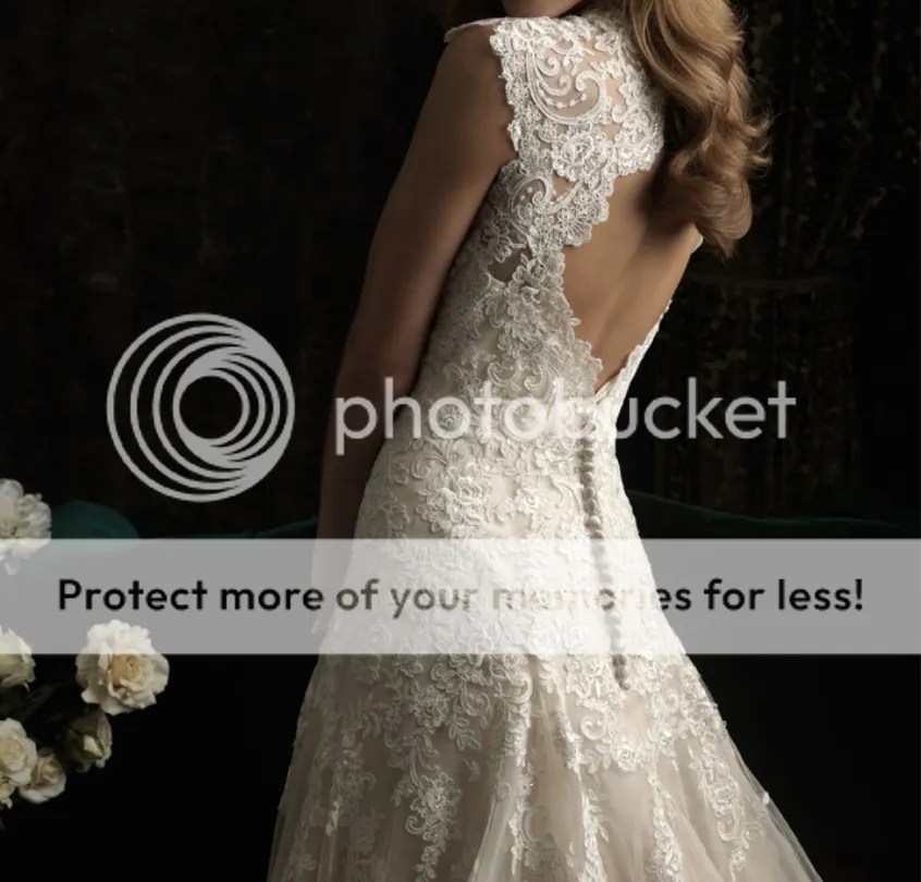 Wedding dress keyhole back lace